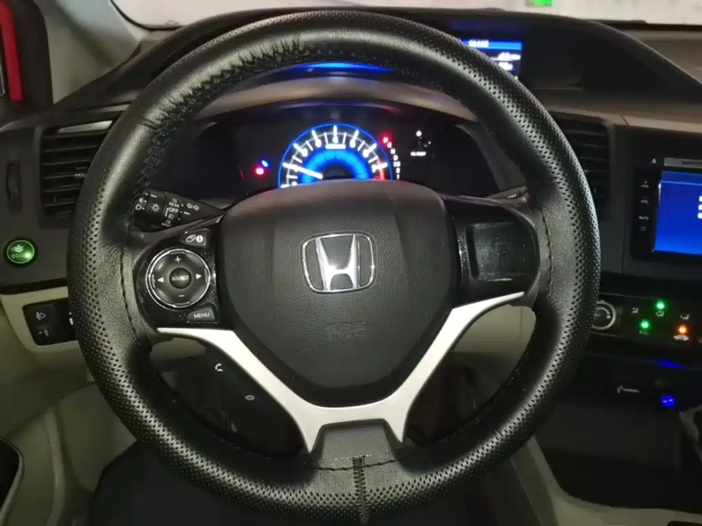 Honda Civic 2015 — фото 11