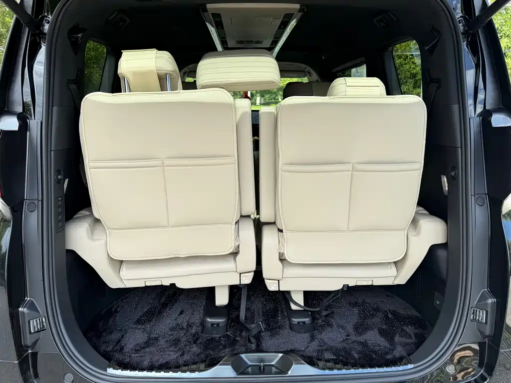Toyota Alphard 2024 — фото 12