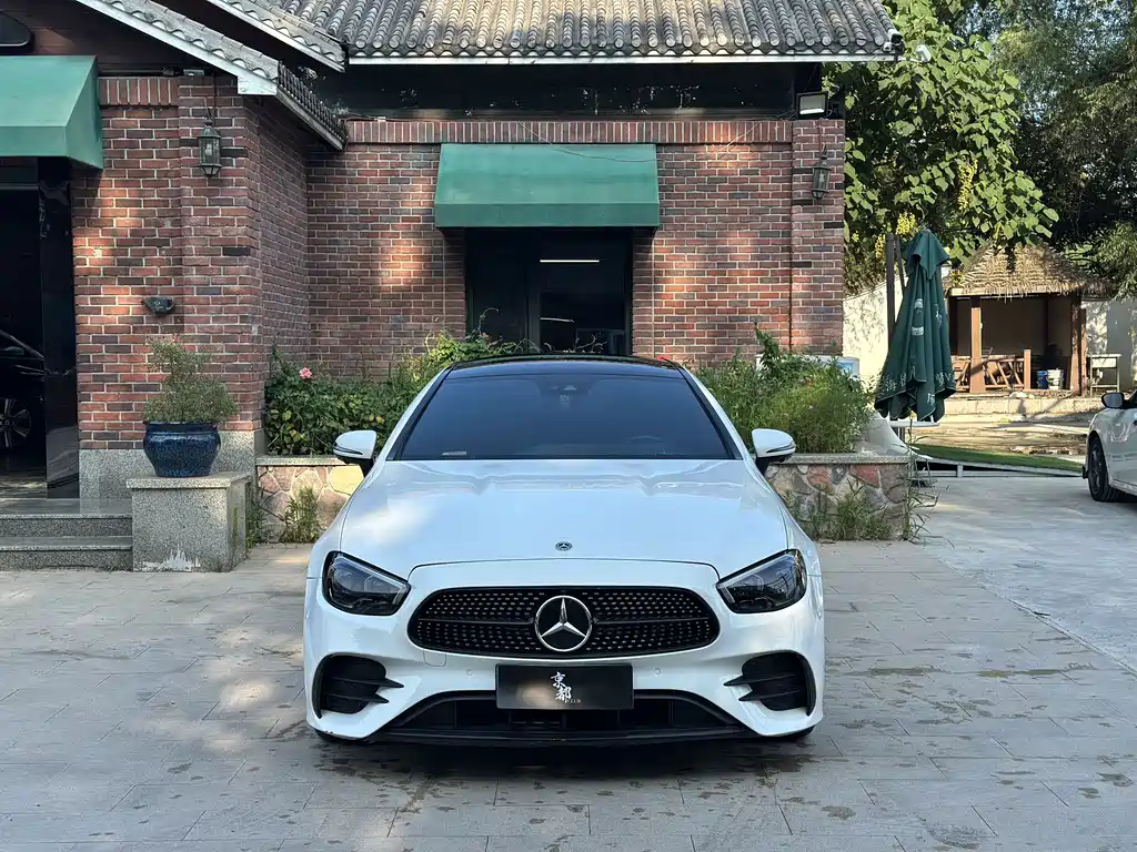 Mercedes-Benz E-Class 2022