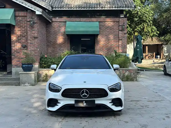 Mercedes-Benz E-Class 2022