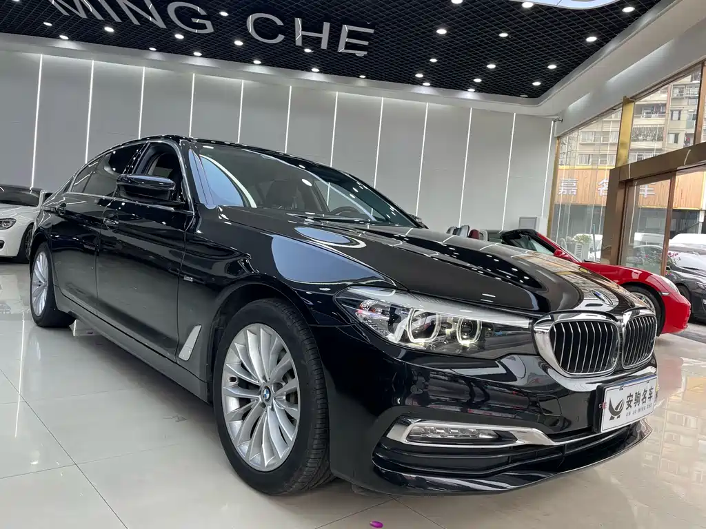 BMW 5 Series 2018 — фото 3