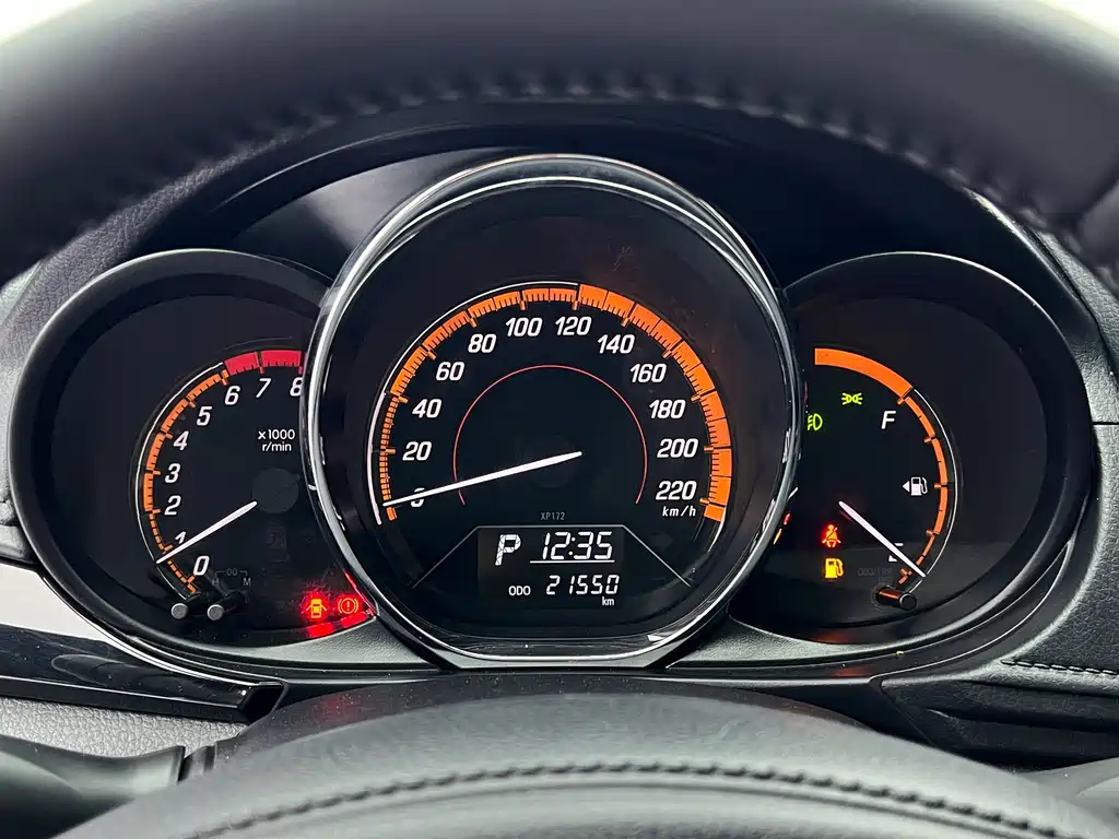 Toyota Yaris L 2022 — фото 18