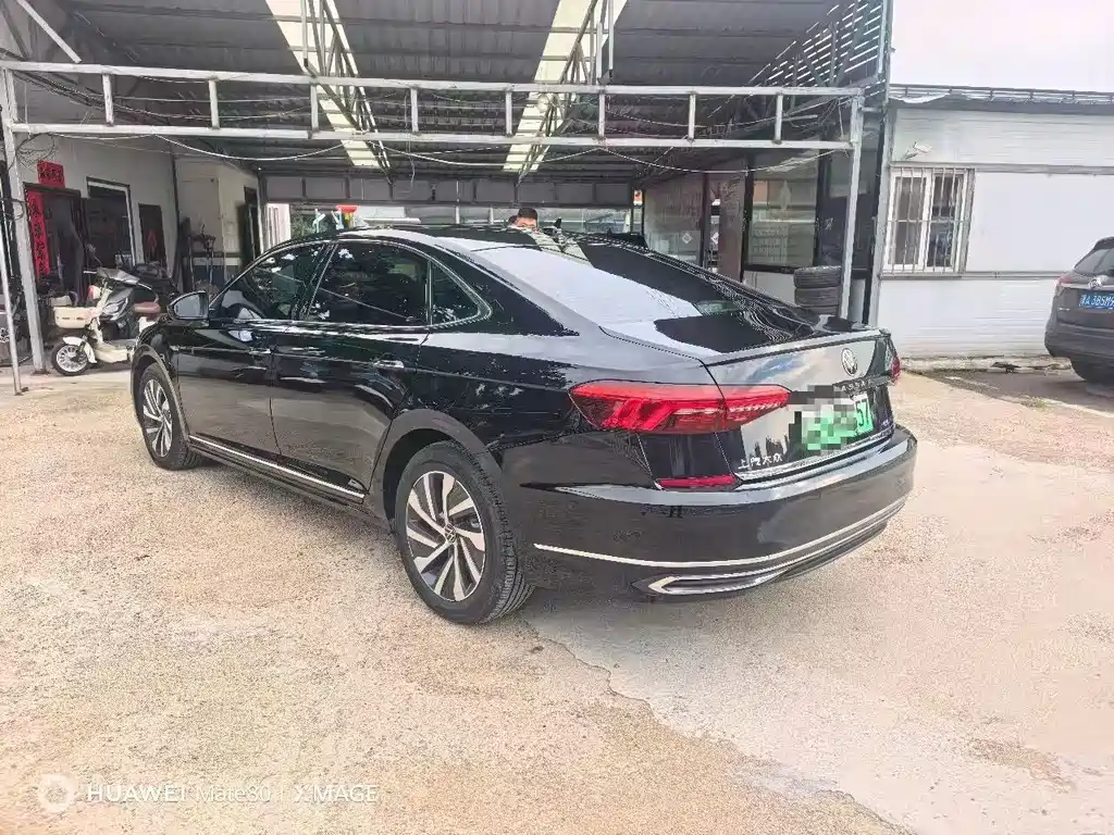 Volkswagen Passat Plug-In Hybrid 2021 — фото 9