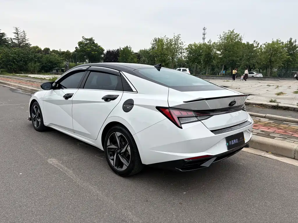 Hyundai Elantra 2023