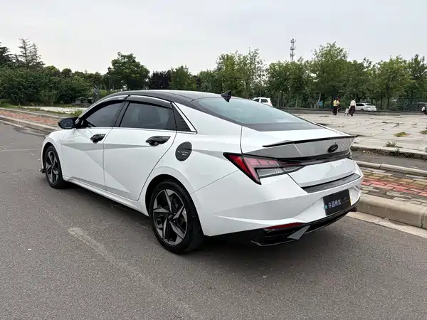 Hyundai Elantra 2023