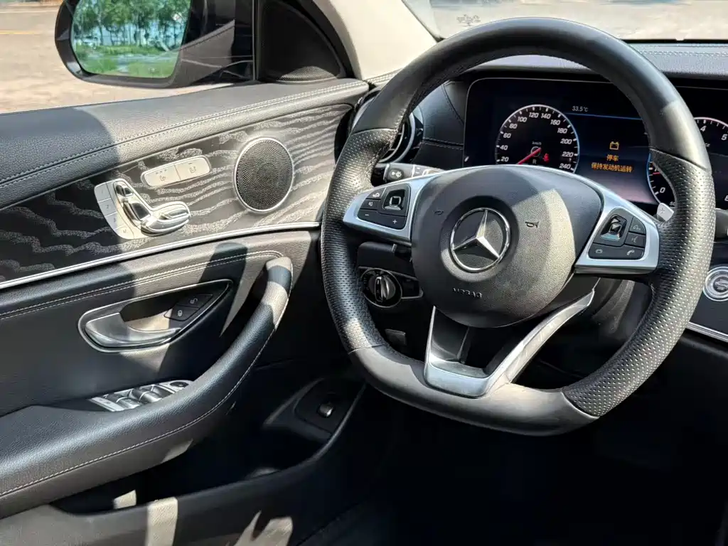 Mercedes-Benz E-Class 2018 — фото 15