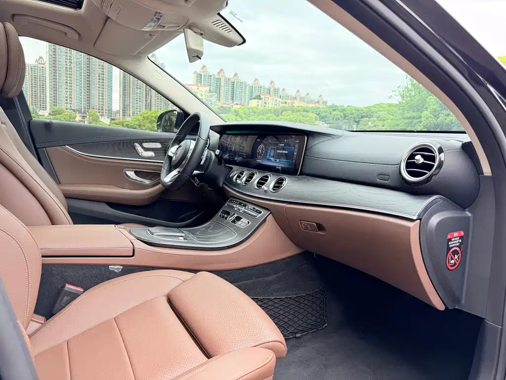 Mercedes-Benz E-Class 2019 — фото 10