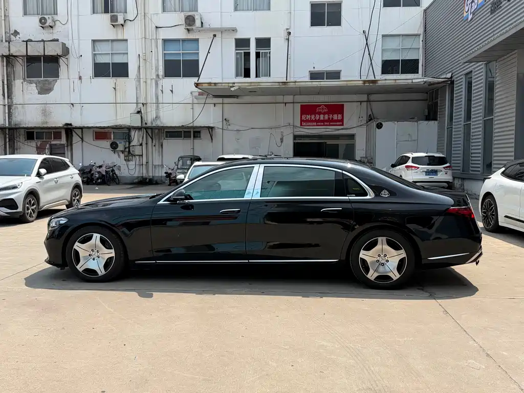 Mercedes-Benz Maybach S-Class 2023 — фото 6