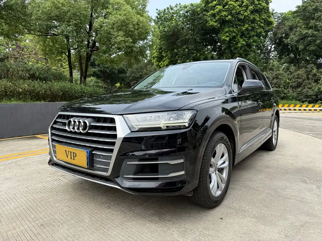 Audi Q7 2018 — фото 1