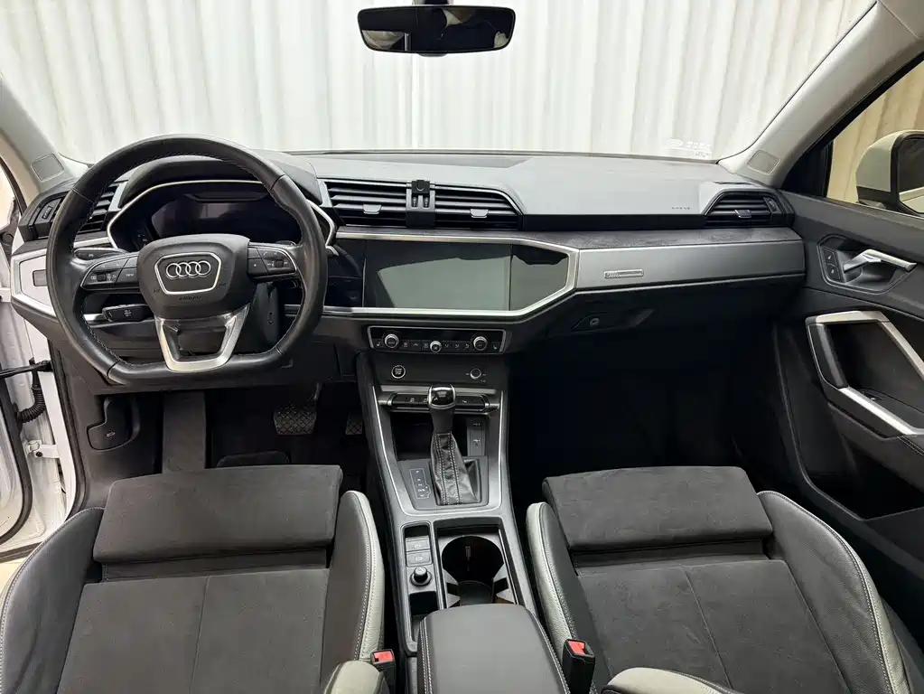 Audi Q3 2022 — фото 11