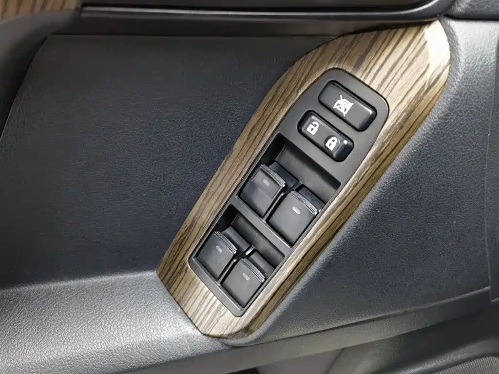 Toyota Prado 2016 — фото 9
