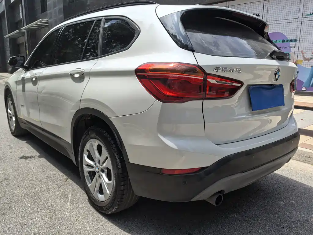 BMW X1 2017 — фото 12