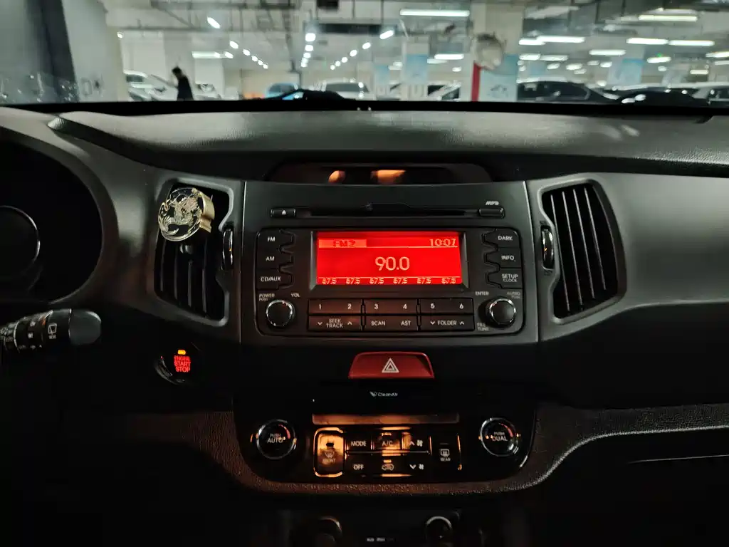 Kia Sportage 2010 — фото 9
