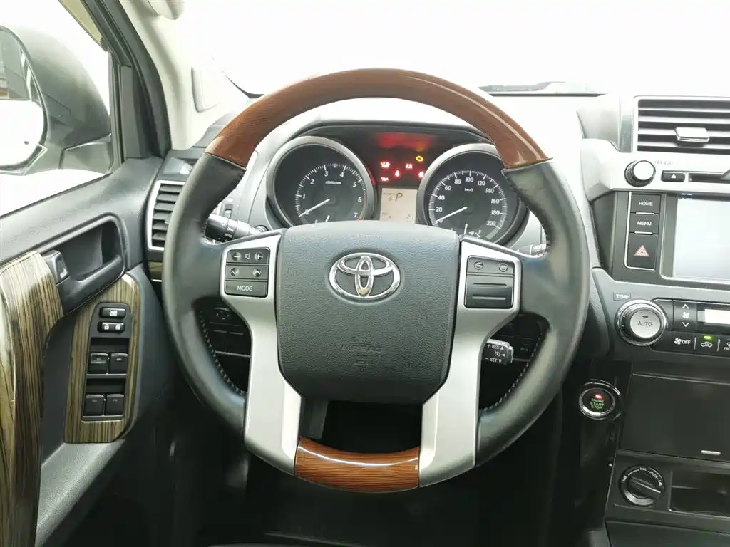 Toyota Prado 2016 — фото 11