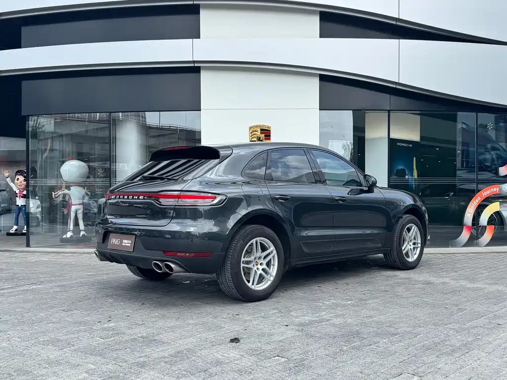 Porsche Macan 2021