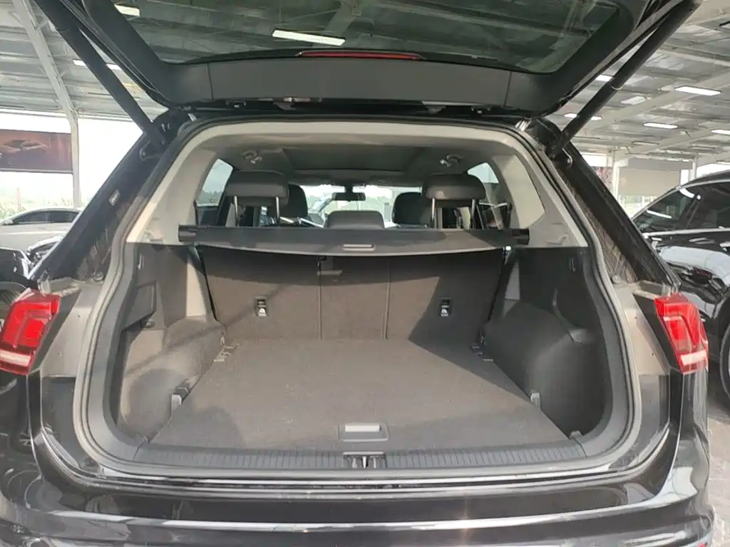 Volkswagen Tiguan L 2022 — фото 19