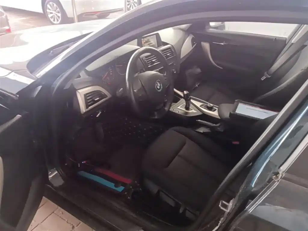 BMW 1 Series 2015 — фото 15