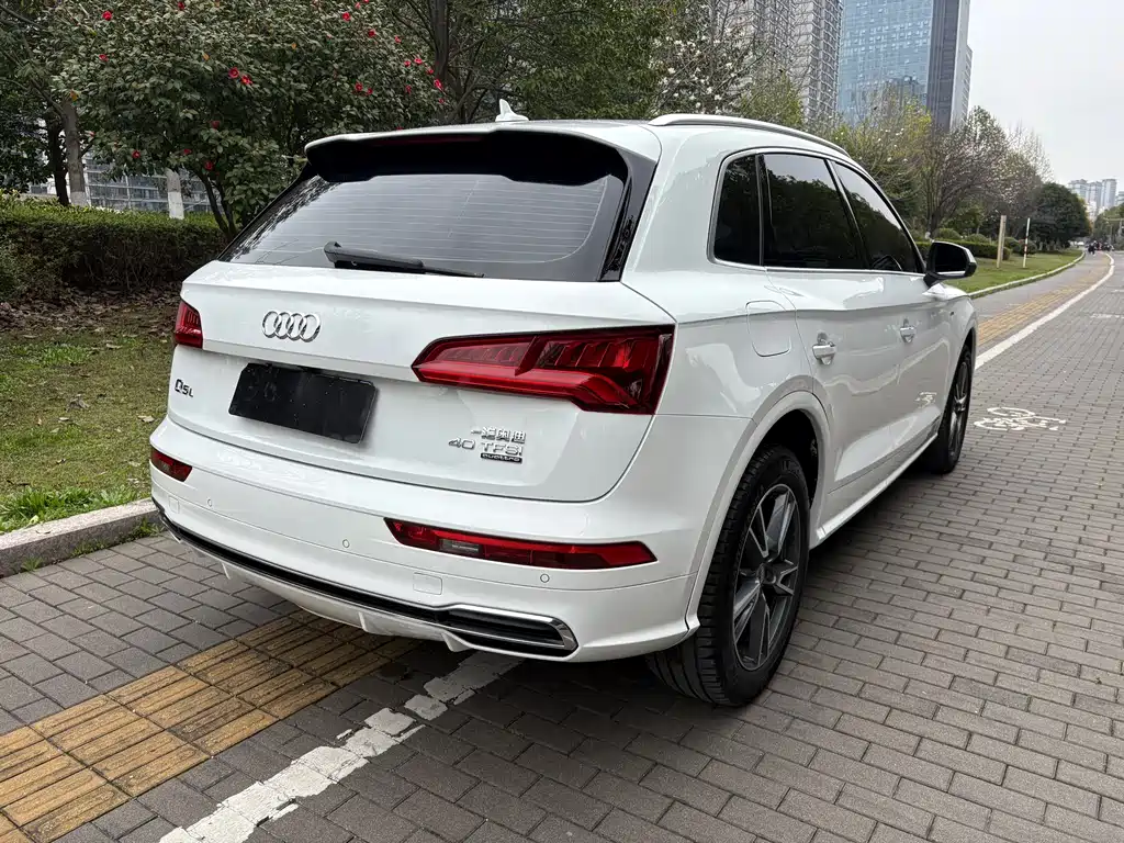 Audi Q5L 2020 — фото 7