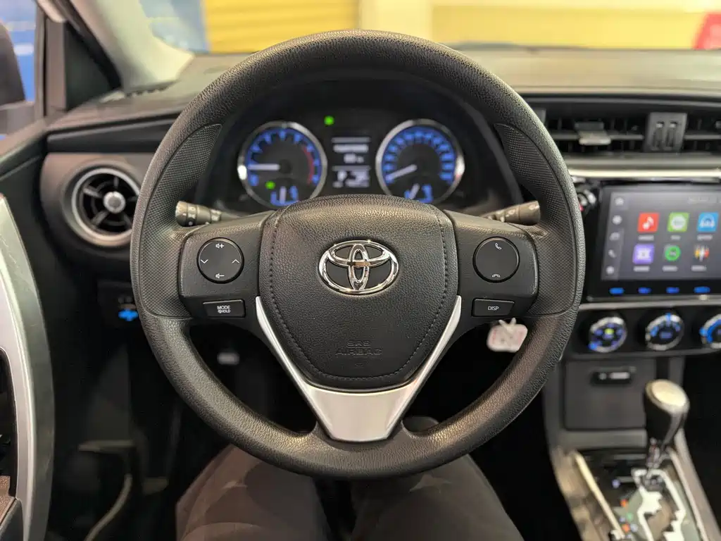 Toyota Corolla 2017 — фото 12