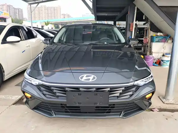 Hyundai Elantra 2024