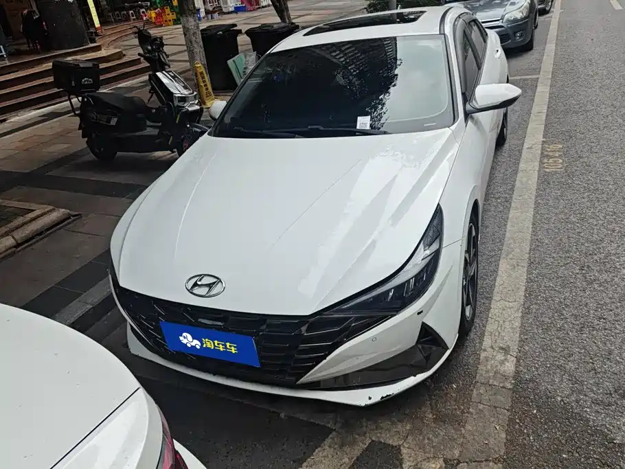 Hyundai Elantra 2023 — фото 2