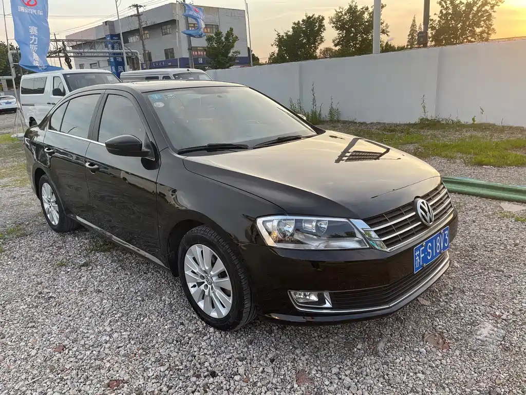 Volkswagen Lavida 2015