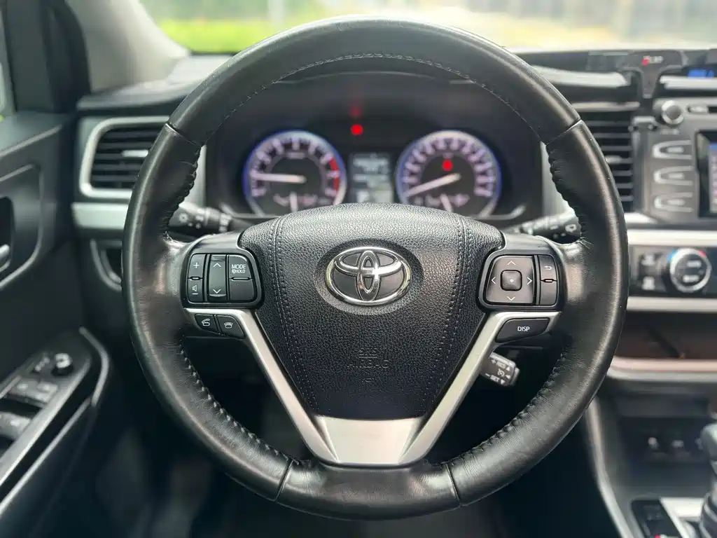 Toyota Highlander 2018 — фото 10