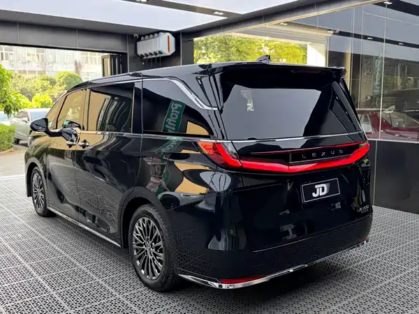 Lexus LM 2023