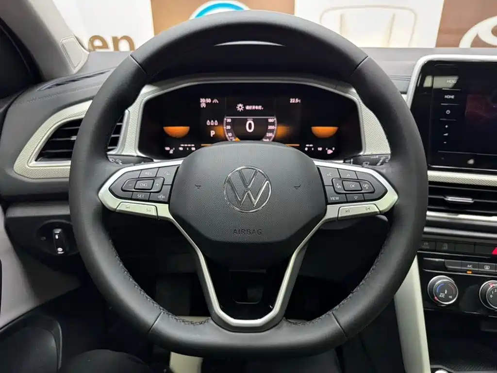 Volkswagen T-Roc 2023 — фото 11