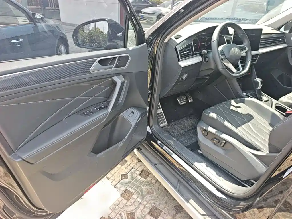 Volkswagen Tiguan L 2025 — фото 16