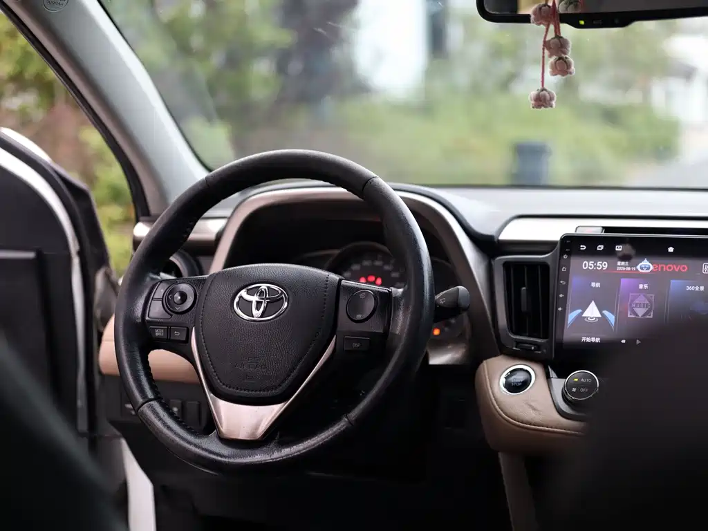 Toyota RAV4 2014 — фото 21