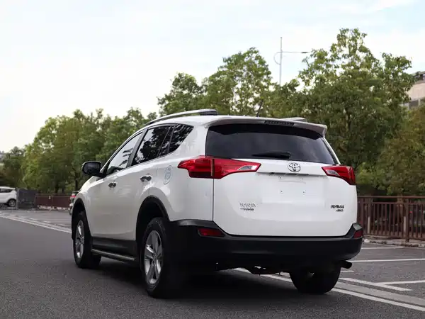 Toyota RAV4 2014