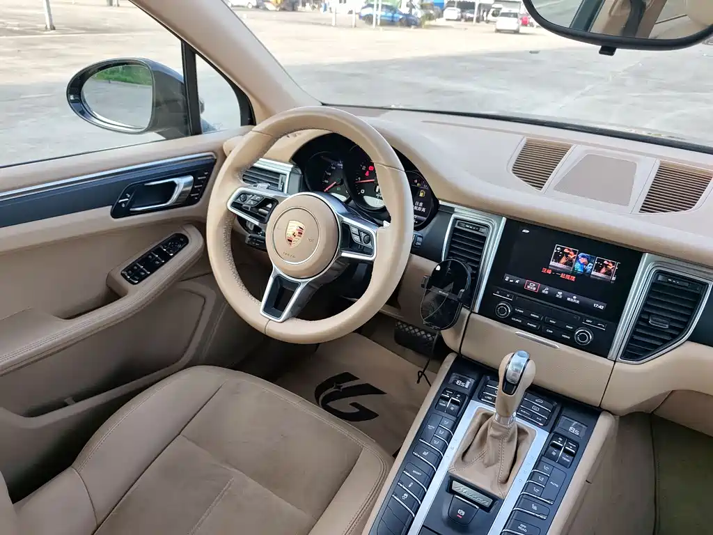 Porsche Macan 2016 — фото 17