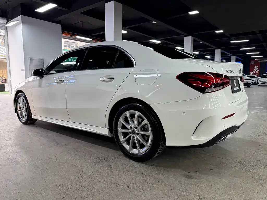 Mercedes-Benz A-Class 2019 — фото 11