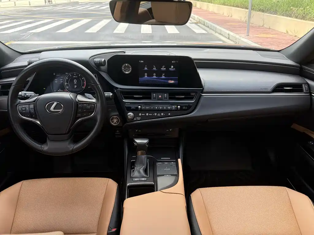 Lexus ES 2022 — фото 10