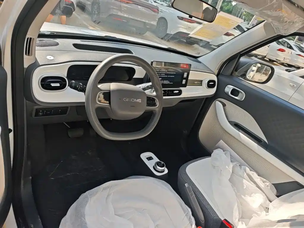 Geely Galaxy Panda 2026 — фото 10