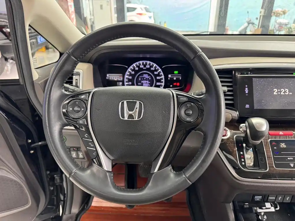 Honda Odyssey 2016 — фото 17