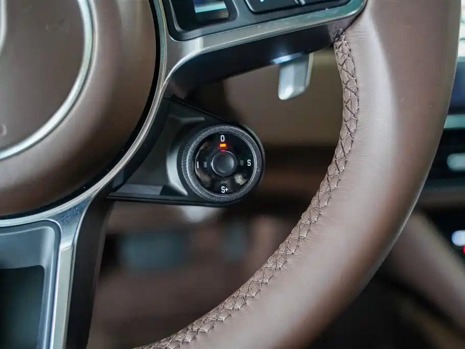 Porsche Cayenne 2021 — фото 16