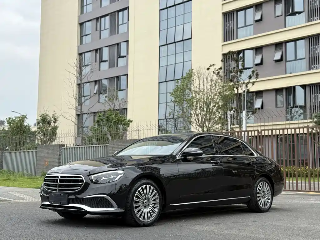 Mercedes-Benz E-Class 2022 — фото 1