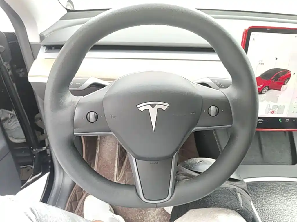 Tesla Model Y 2022 — фото 11