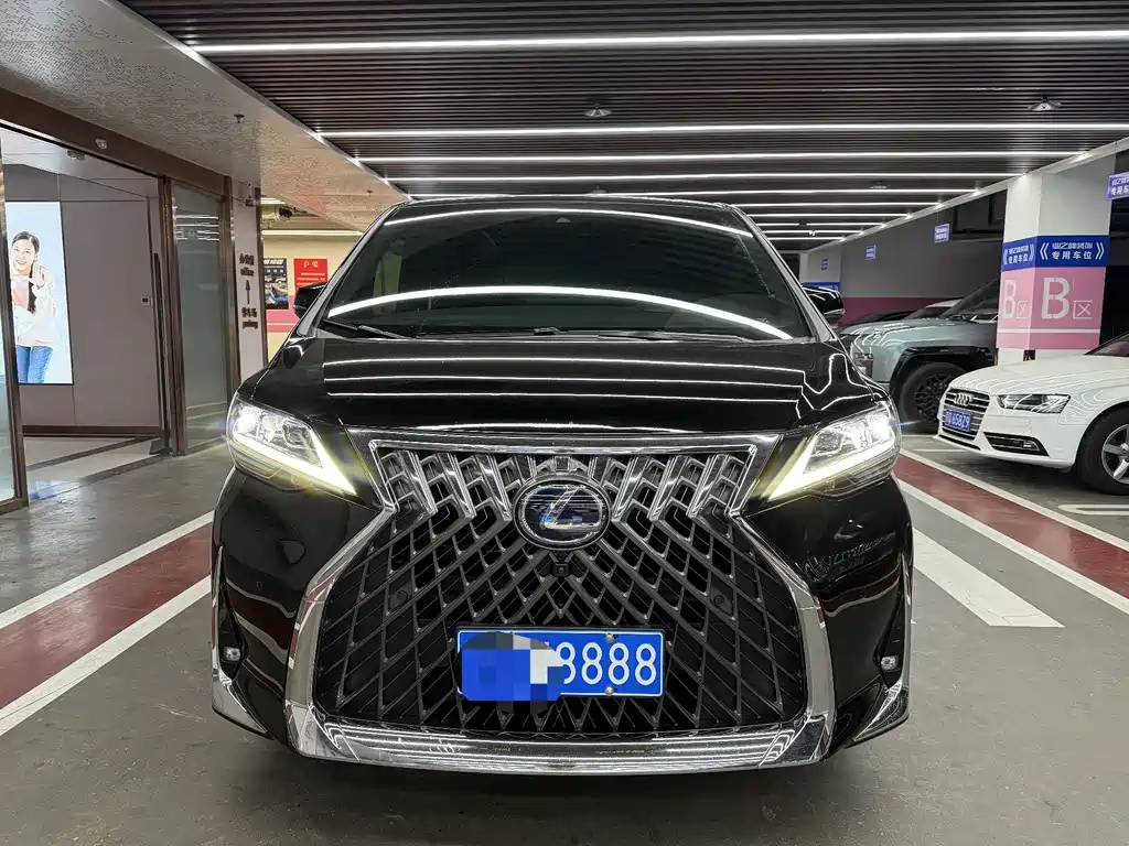 Lexus LM 2021