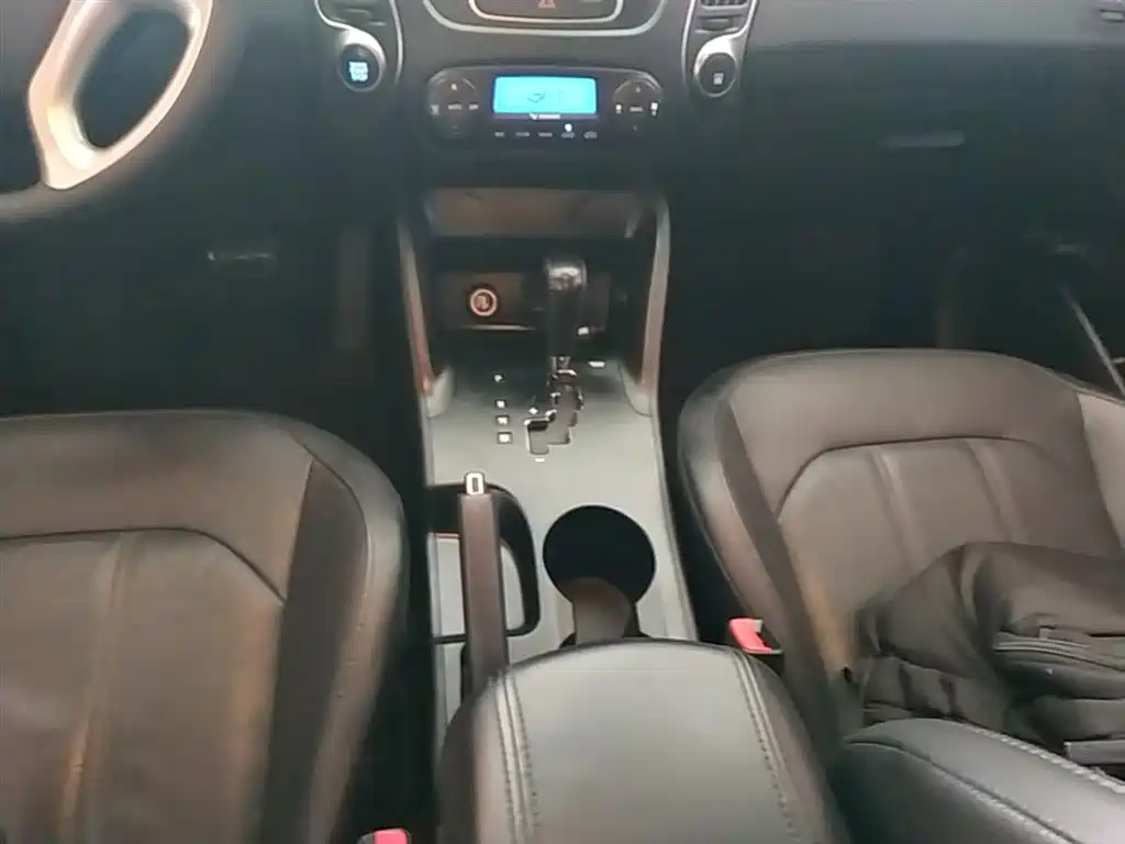 Hyundai ix35 2015 — фото 14