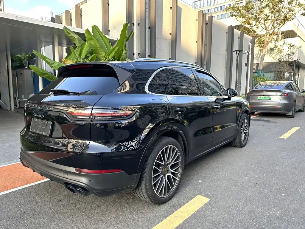 Porsche Cayenne 2021 — фото 15