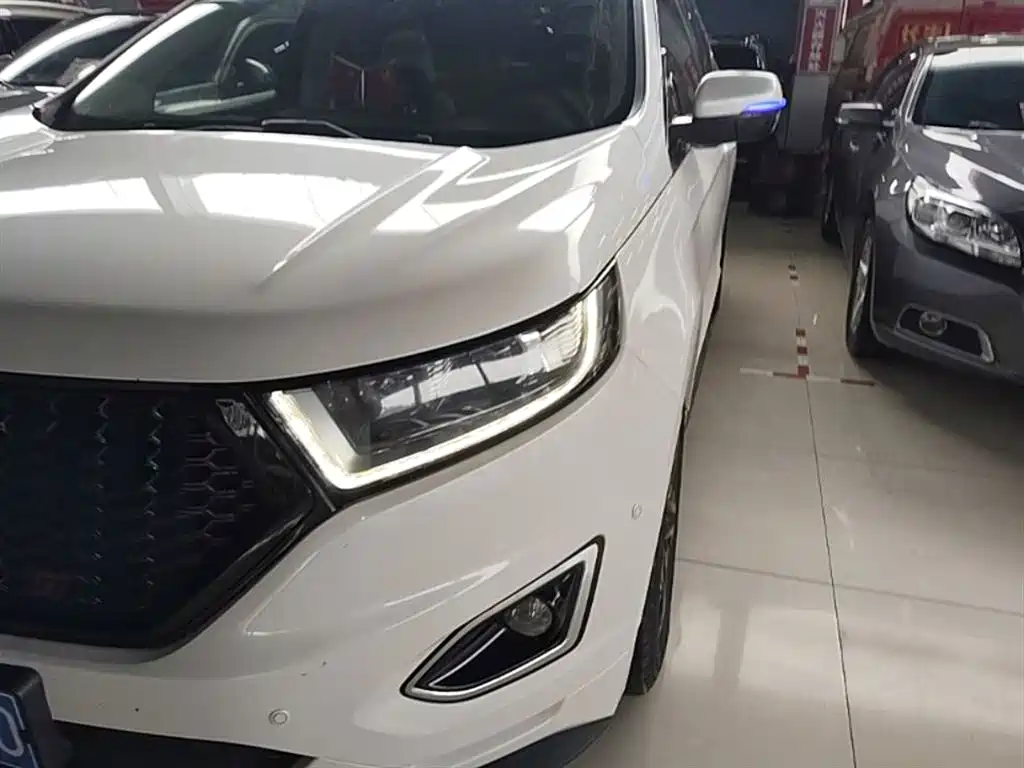 Ford Edge 2015 — фото 24