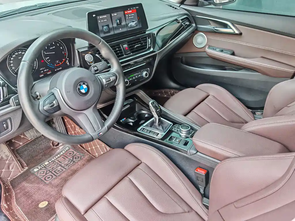 BMW 1 Series 2024 — фото 12
