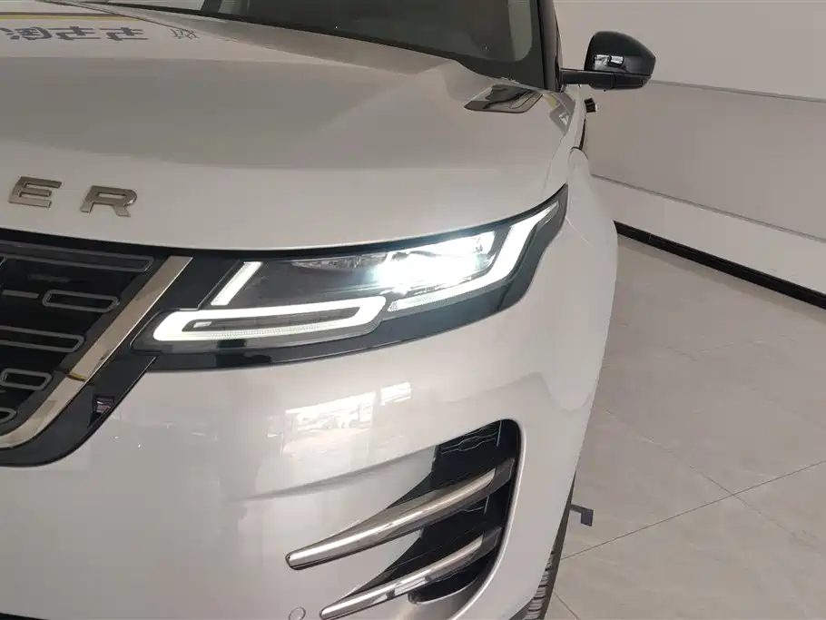 Land Rover Evoque 2025 — фото 5