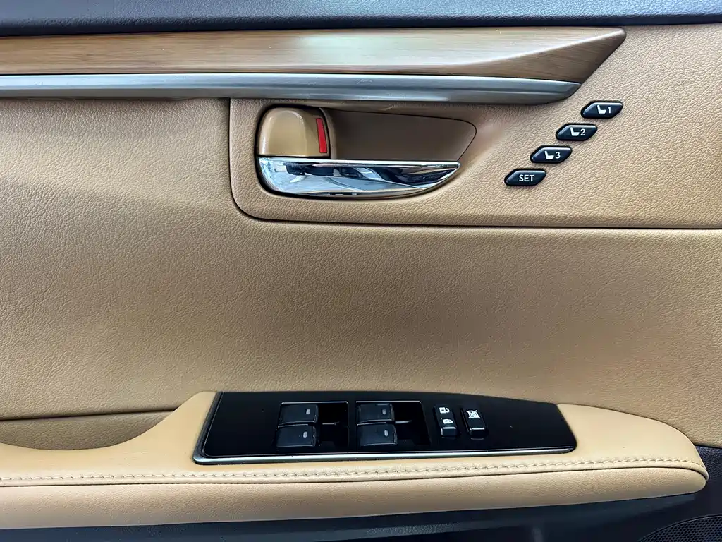 Lexus ES 2018 — фото 6