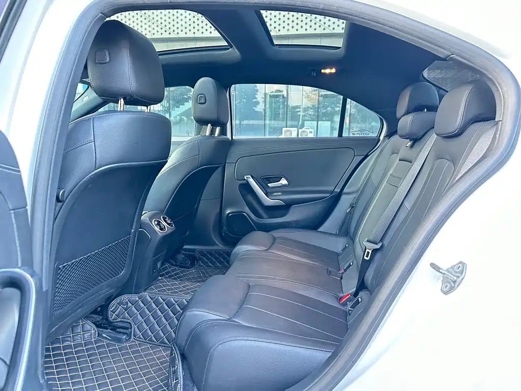 Mercedes-Benz A-Class 2022 — фото 5