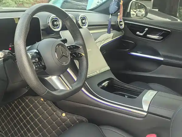 Mercedes-Benz C-Class 2025