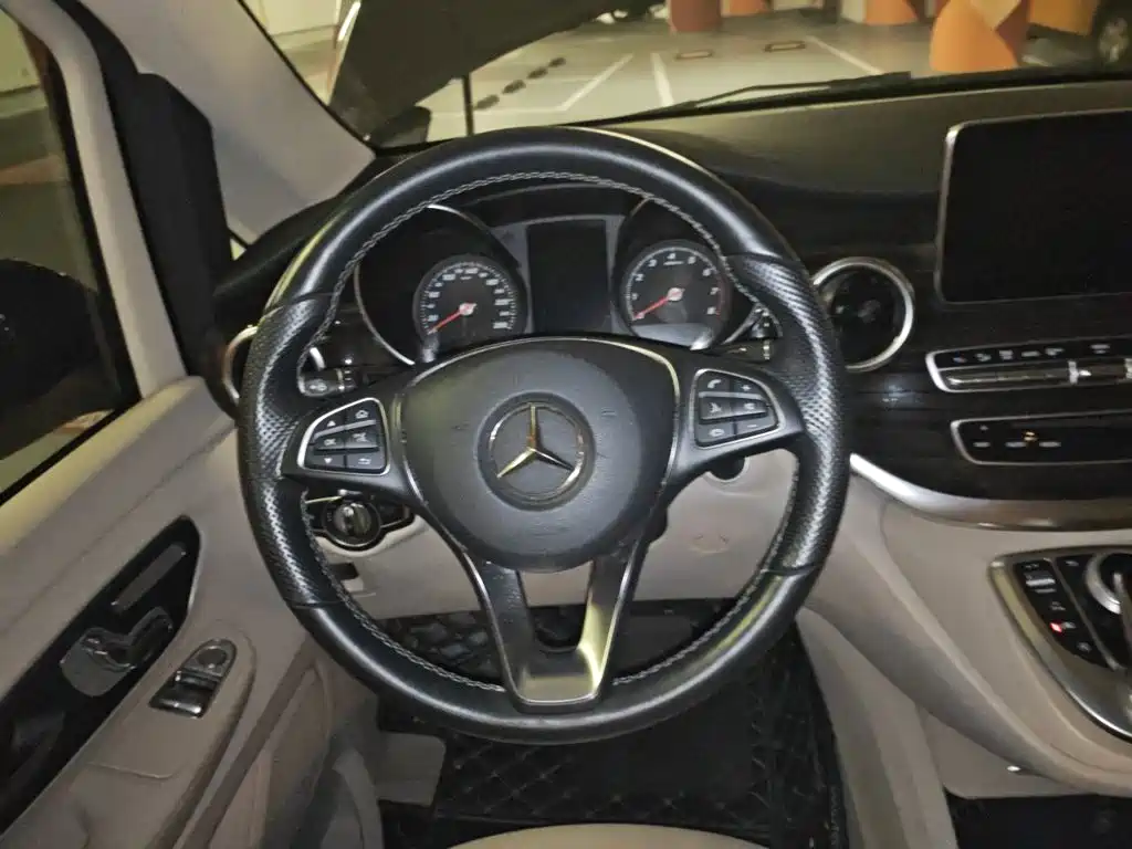 Mercedes-Benz V-Class 2018 — фото 3